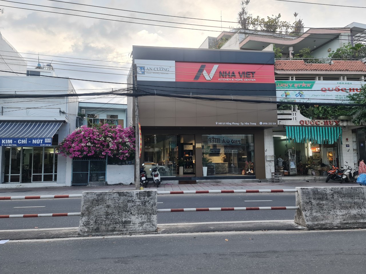 Cho thuê nhà mặt tiền kinh doanh TTTP - Vị trí: Mặt tiền đường Lê Hồng Phong gần Ngã Tư Siêu Thị Coopmart