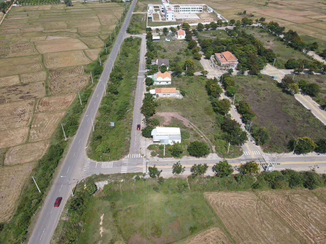 Lô góc đẹp, vị trí thoáng mát, view công viên cực kỳ hiếm.