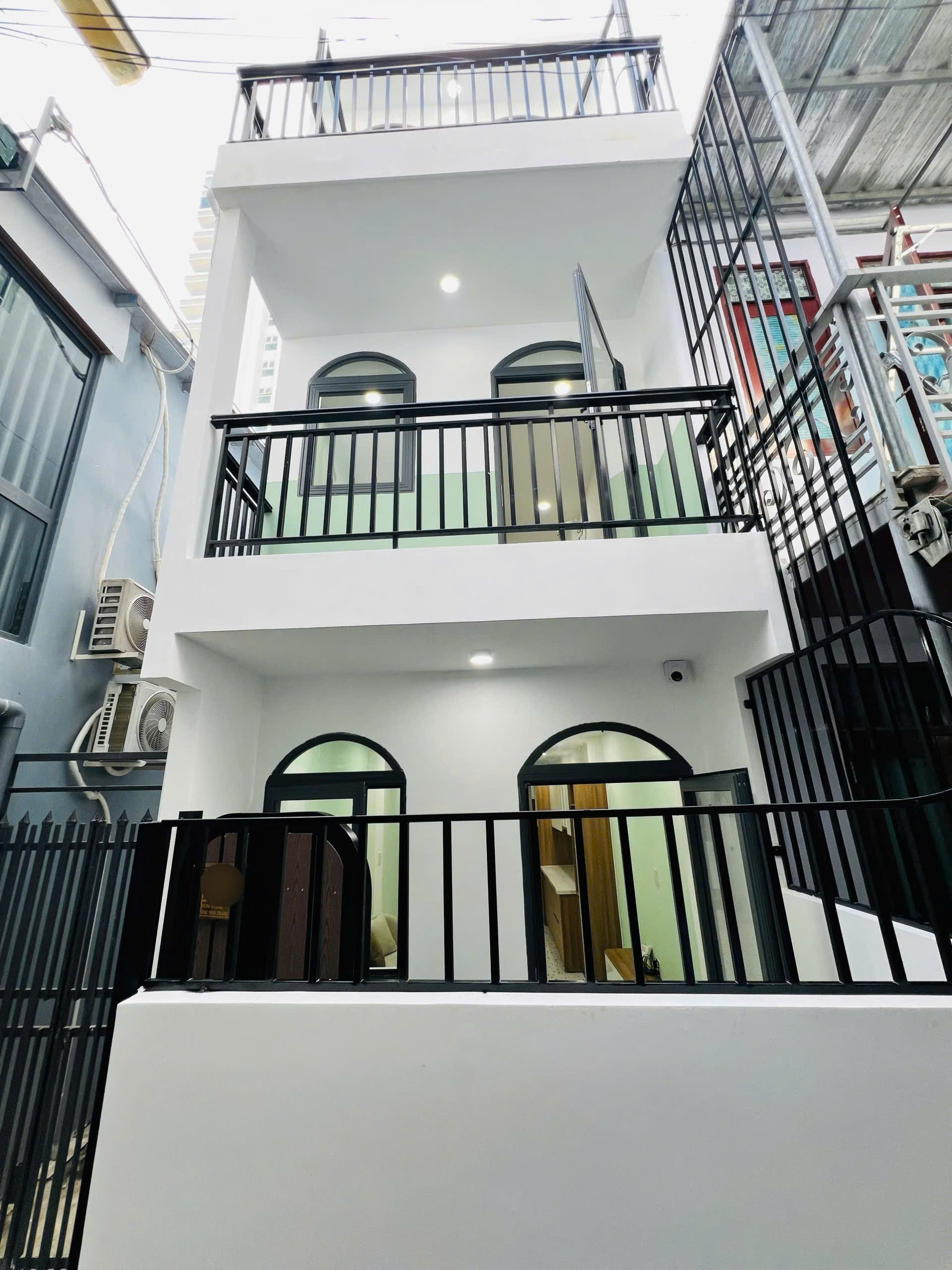 BÁN NHÀ 3 TẦNG – SỔ HOÀN CÔNG – TRUNG TÂM PHỐ TÂY NHA TRANG giá 4ty850