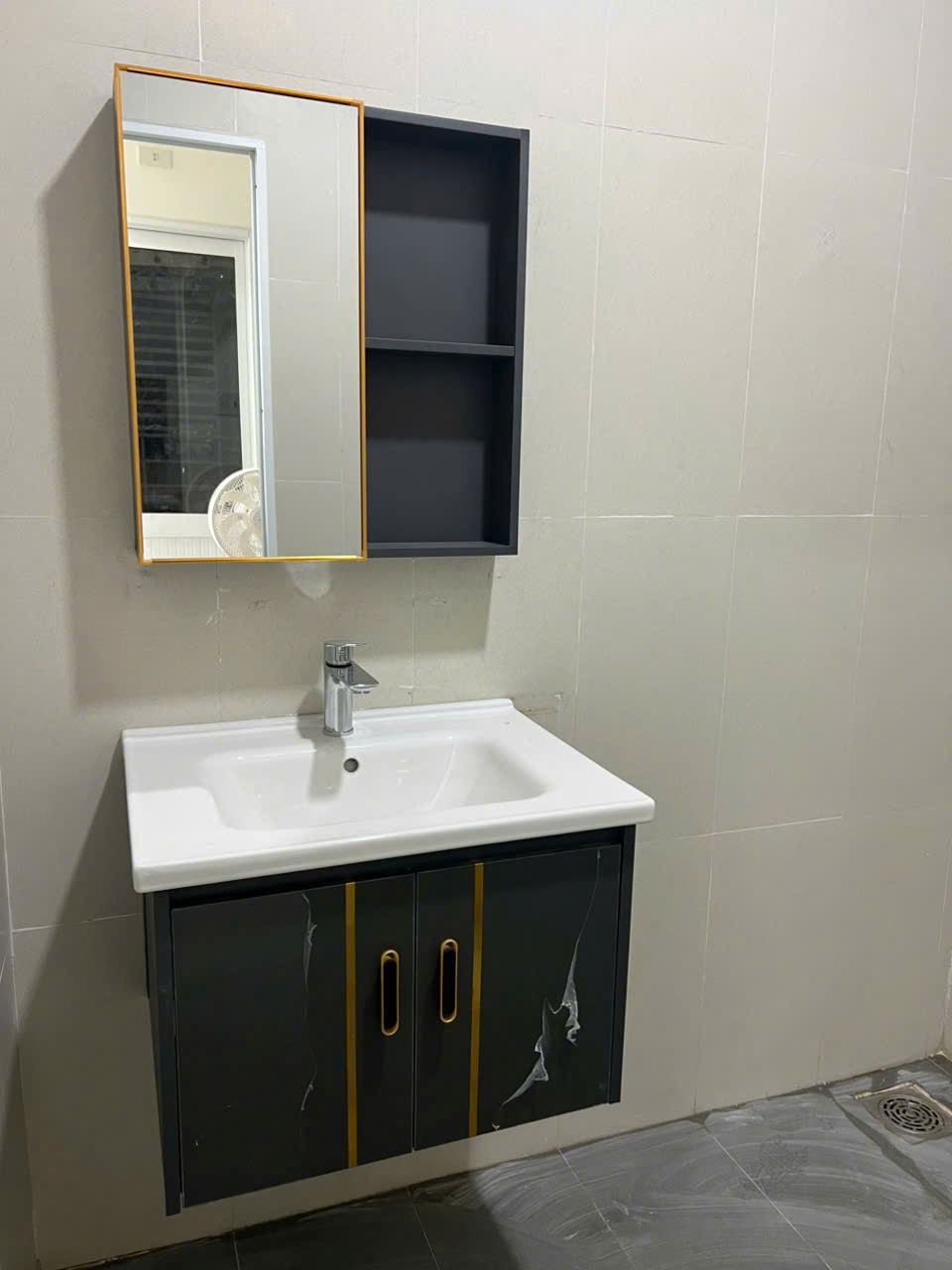 ách Vali vào ở ngay căn hộ Đẹp VIEW SÔNG cực thoáng tại CT4 VCN Phước Hải phường nam Nha Trang, đối diện dự án Sun Group.