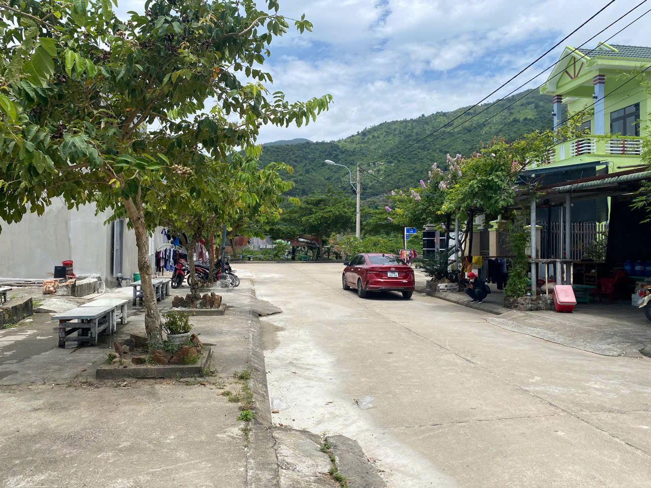 bán lô đất diện tích 123m2 Đại Lãnh - Khánh Hoà bán 1,4 tỷ vui lòng liên hệ e Trinh