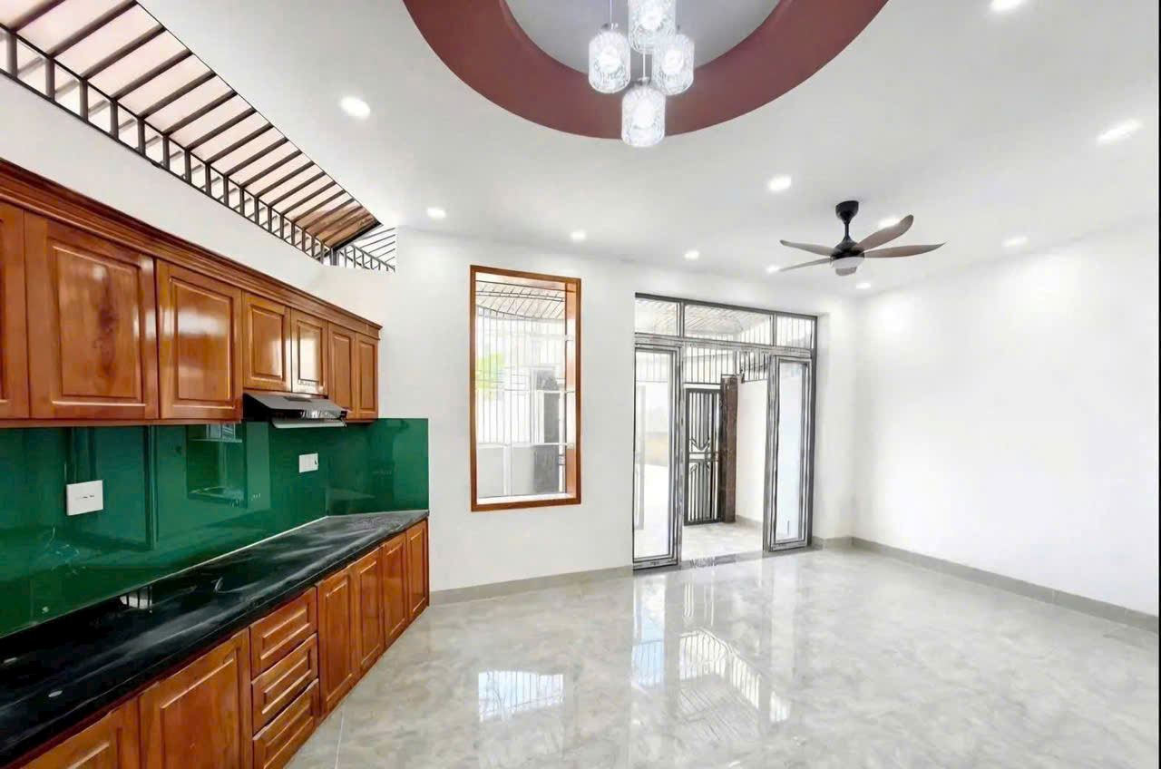 Nhà 3 Tầng Căn Góc Đường Ôtô 4 tỷ 900tr — 4 tỷ 700tr dt48,4m² lh e Trinh