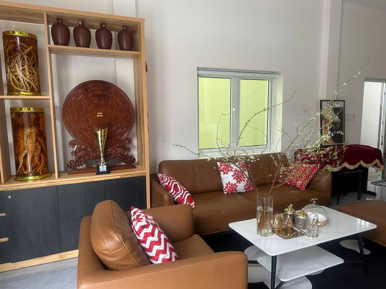 bán nhà căn góc mặt tiền đường rộng 13m Vĩnh Điềm Trung dt 89m2 giá 10.5ty lh e Trinh