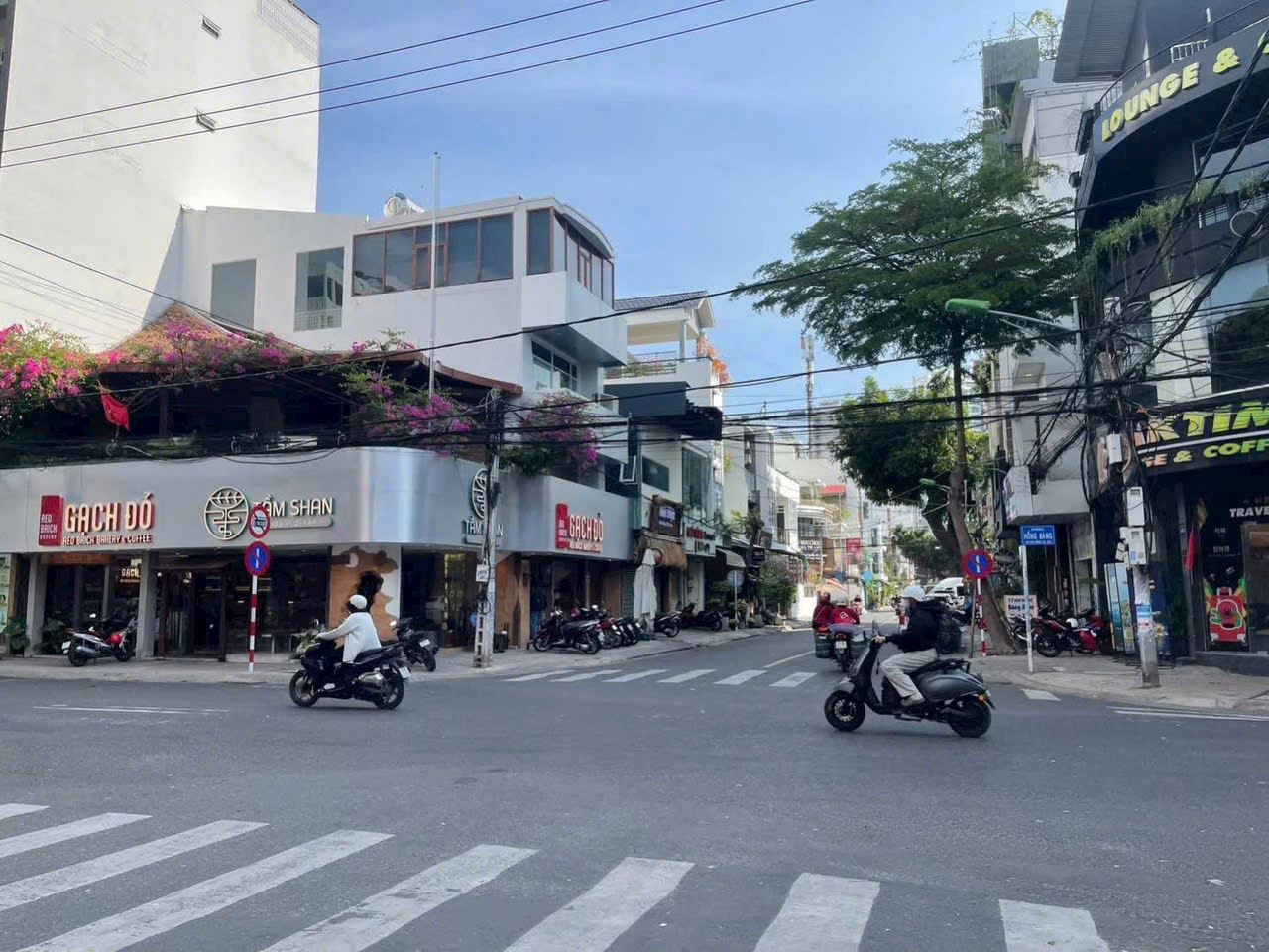 bán nhà mặt tiền ngô đức kế khu phố hàn 102m2 giá 20ty, lh e Trinh