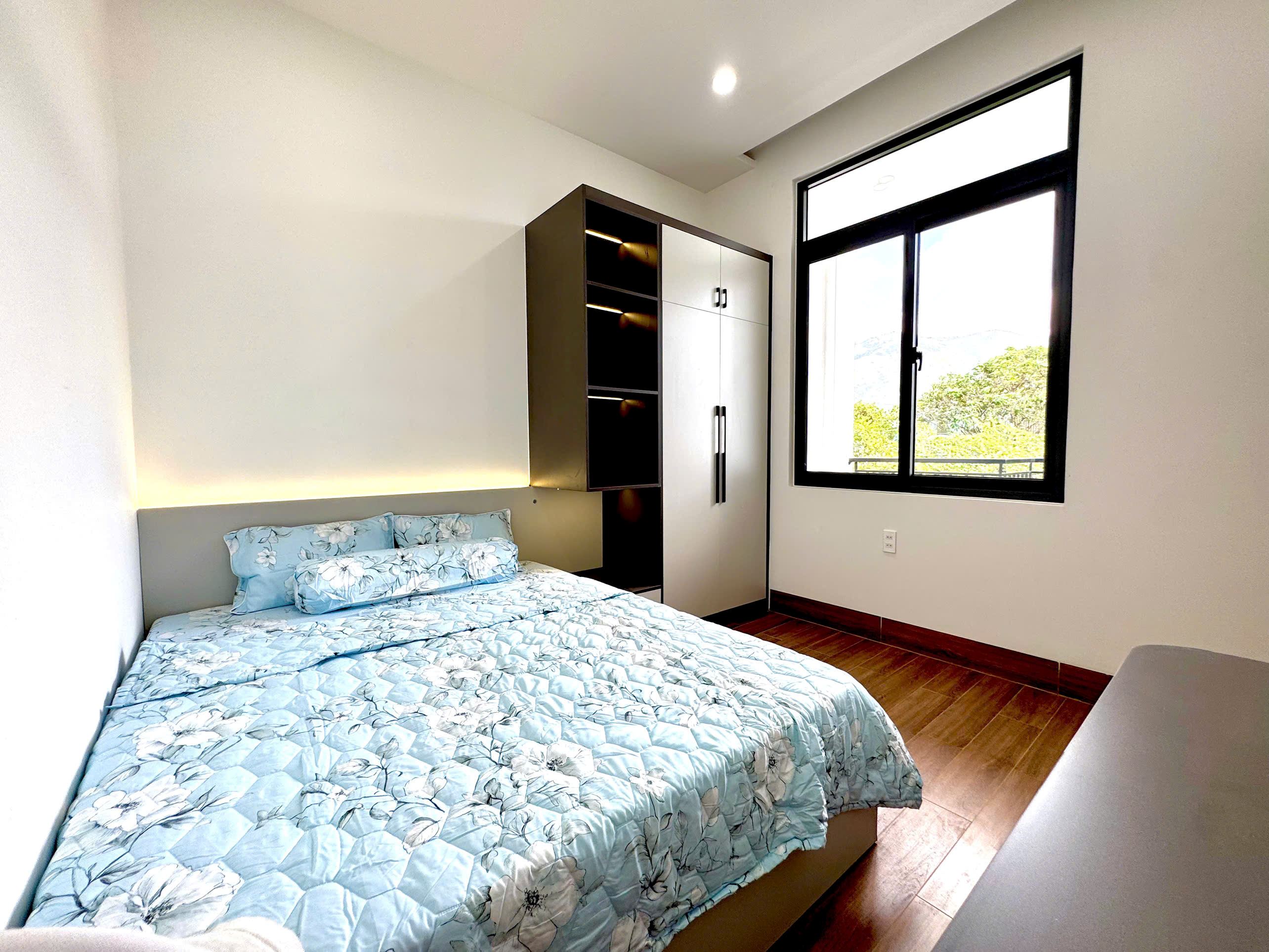 bán nhà mới Diên Toàn dt 72m² Giá bán: 3ty390 lh e Trinh