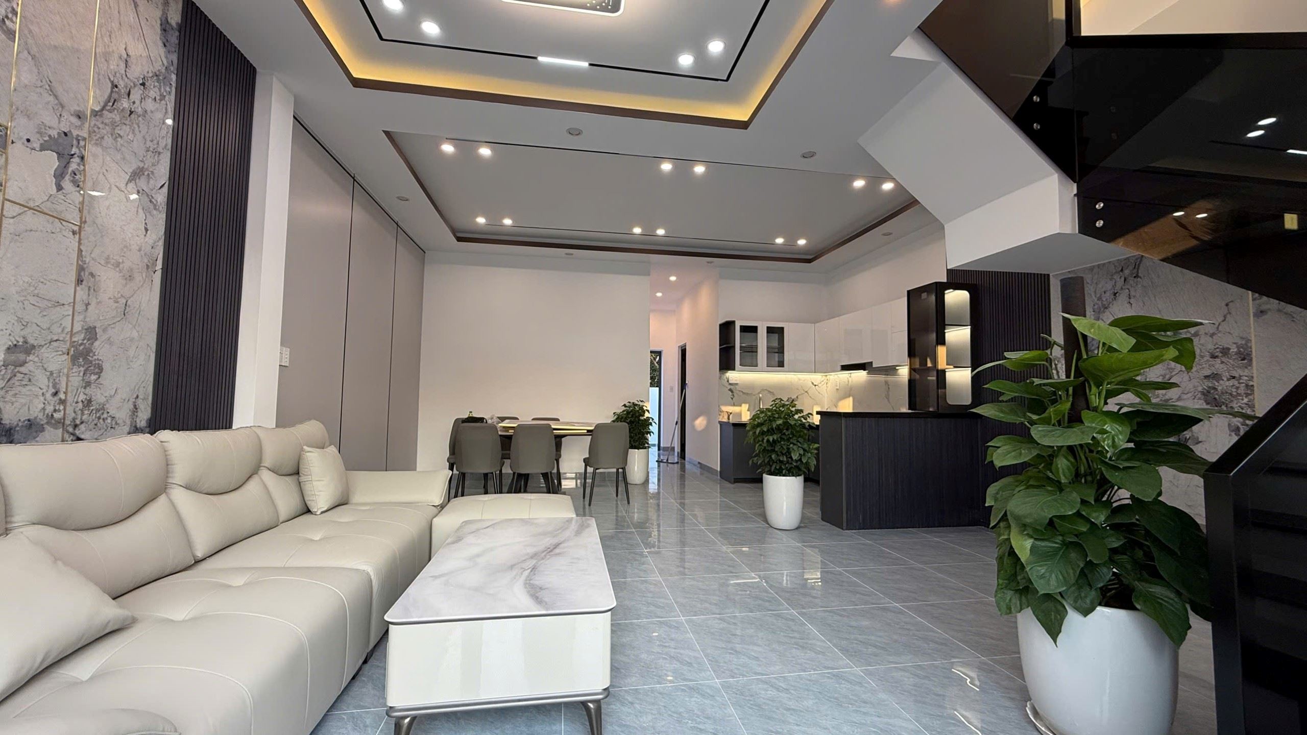 bán căn nhà thị trấn Diên Khánh DT 137m2 bán 3 tỷ 200tr