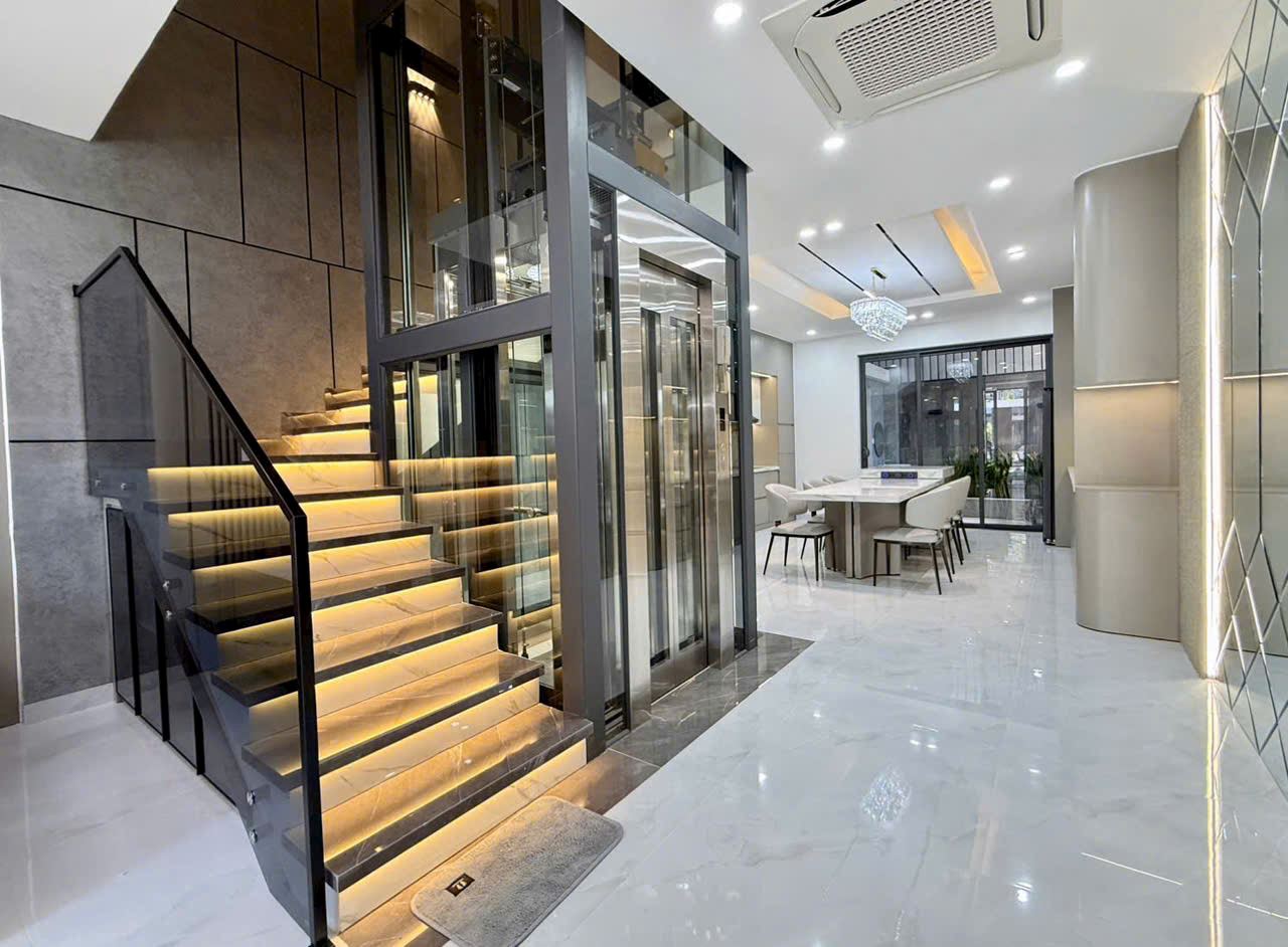 bán nhà Mỹ Gia gói 5 dt 100m2. bán giá 9ty450 có thương lượng giá lh e Trinh