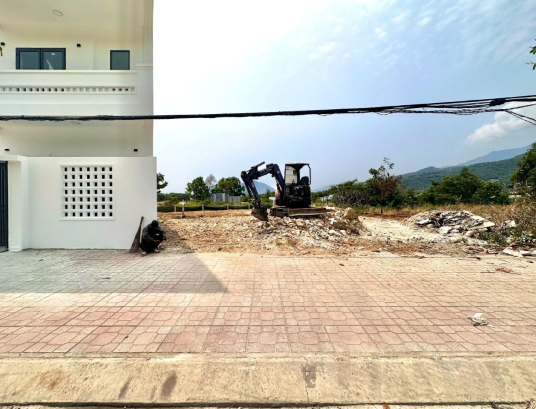 Bán đất mặt tiền đường Phong Châu (Tỉnh lộ 3) Nam Nha Trang Phước Đồng 235.8m2 bán 42tr/m2