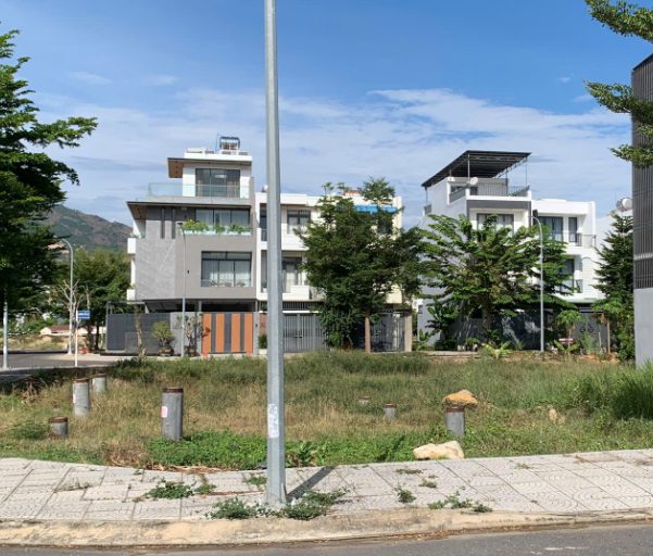 bán lô đấT kđt Thái Hưng  DT: 100m² 𝙶𝚒𝚊́: 31tr/m²  liên hệ:  0976396883