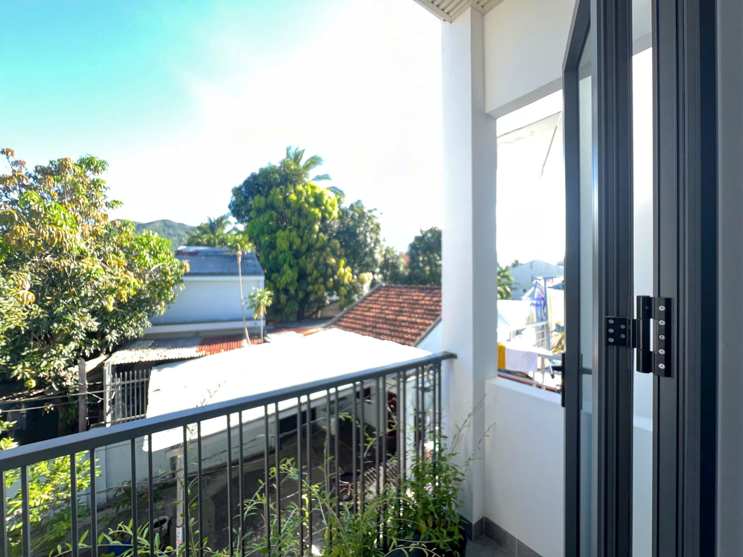 BÁN NHÀ 2 TẦNG ĐẸP – VĨNH THẠNH, NHA TRANGDiện tích: 136,5m²Giá: 3 tỷ 500 triệu