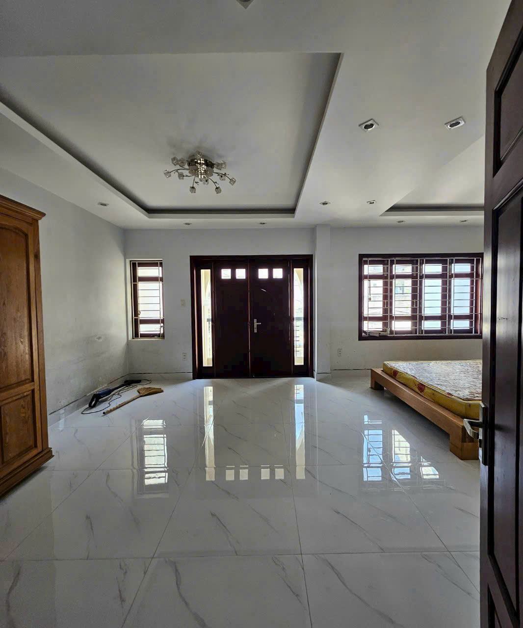 GIẢM MẠNH 1,2 TỶ BÁN NHANH CĂN NHÀ 3 TẦNG TÂM HUYẾT, KHU TĐC PHƯỚC LONG, GIÁ CHỈ CÒN 6,3 TỶ