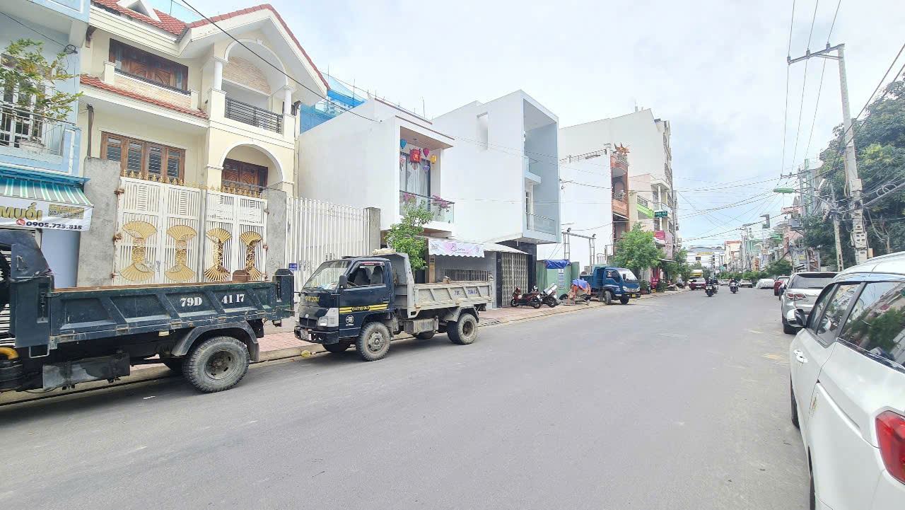 Bán Nhà mới đẹp Hẻm đường Nguyễn Thái Học - P. Nha Trang - Chỉ việc xách vali tới ở thôi ạh .!!! DT: 46,3m2 Giá bán: 2tỷ650triệu (...